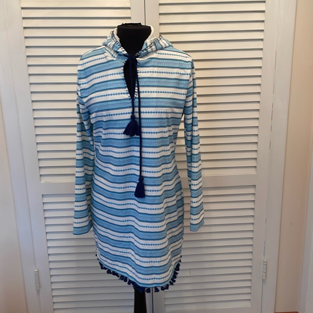 NWT coverup dress  Cabana Life M hooded adjustable